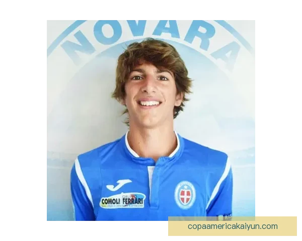 意大利在欧洲U17锦标赛中的表现稳健，备受关注的年轻球员脱颖而出。